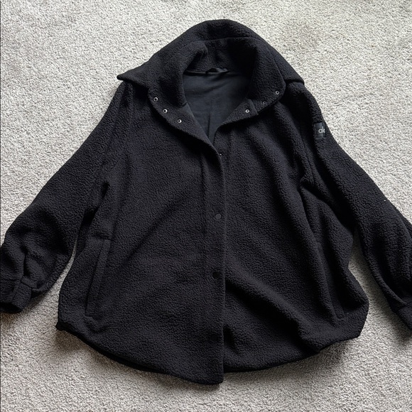 ALO Yoga Black Micro Sherpa Envy Shacket - Picture 2 of 4